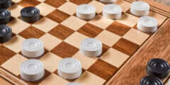 🎲 Checkers for Two: Outsmart Your Opponent in Classic Style!